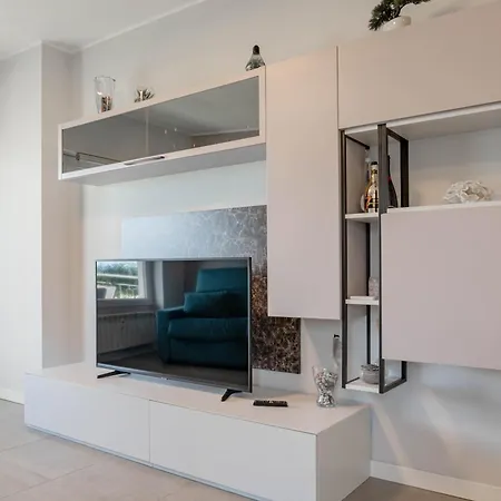 H11 Casa Liuba Giardino - Parcheggio Апартаменты *